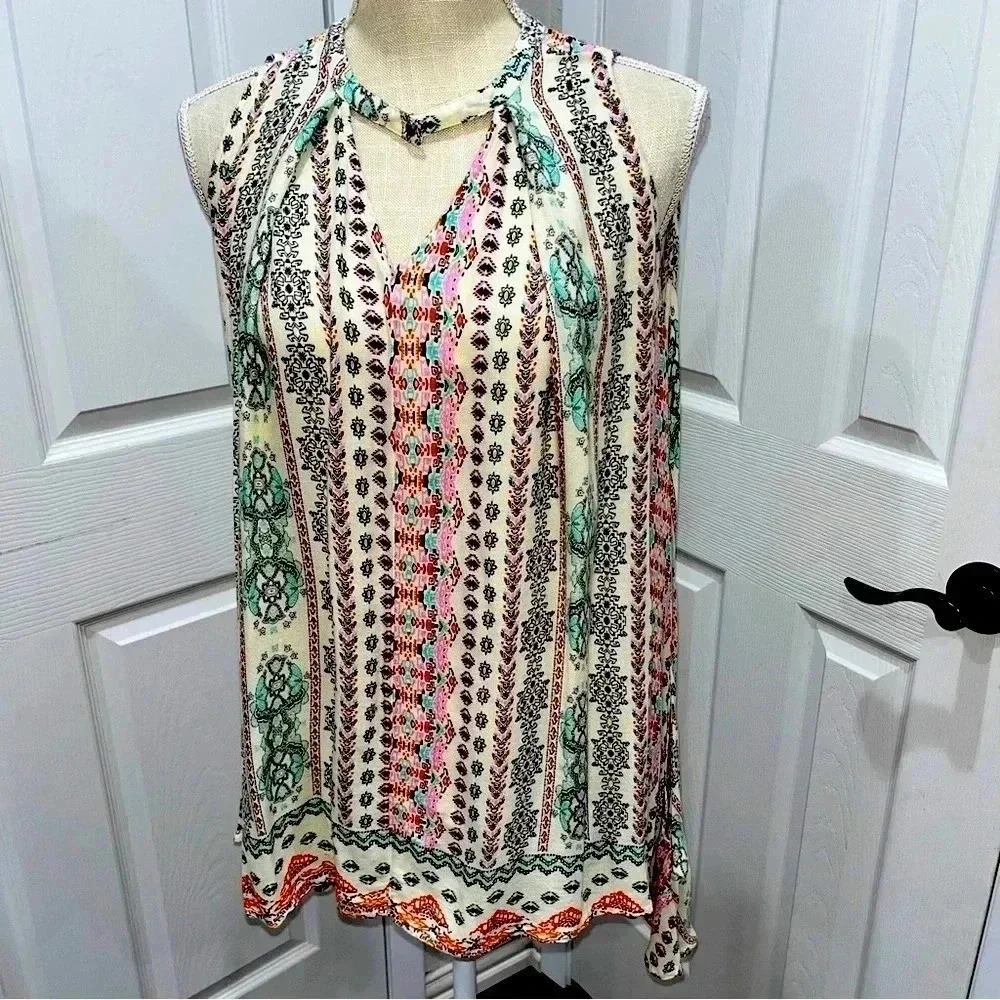 Altar’d State Sleeveless, keyhole front, boho, shark bite hem, top, tunic shirt